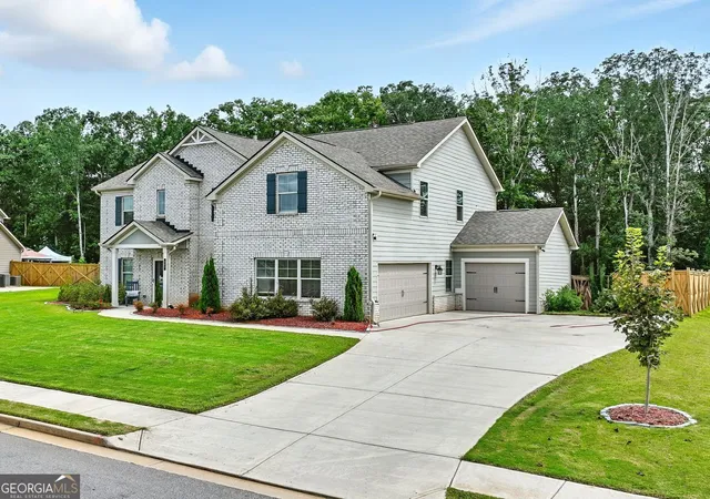 Photo 3 of Single family home for sale at 167 Classica Dr, Mcdonough, GA 30252 | MLS# 10772359 | Listing updated on 2026-08-16