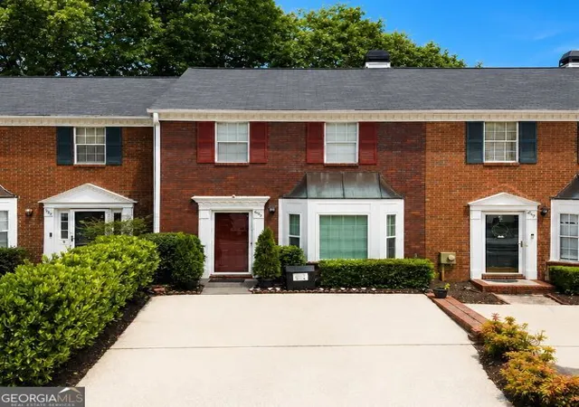 Photo 1 of Townhouse for sale at 655 Anderson Walk, Marietta, GA 30062 | MLS# 10830119 | Listing updated on 2026-09-04