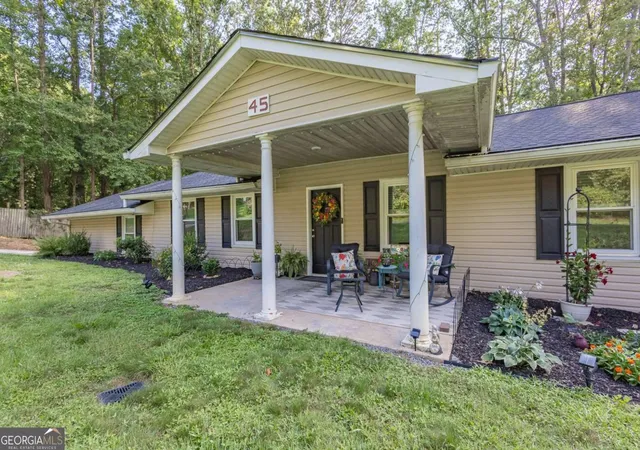 Photo 2 of Single family home for sale at 45 Lee Dr, Carrollton, GA 30116 | MLS# 10803148 | Listing updated on 2026-09-12