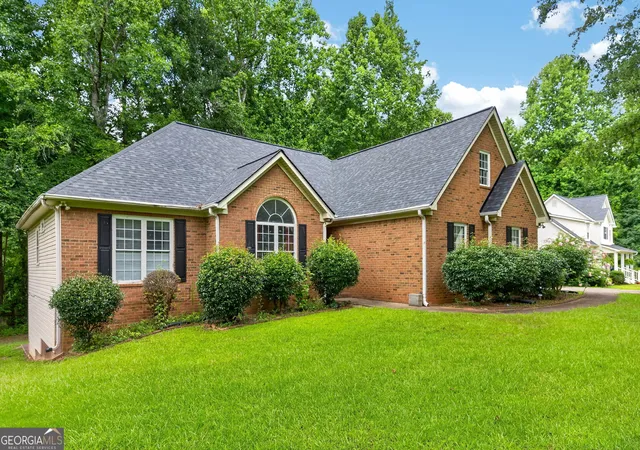 Photo 3 of Single family home for sale at 115 Hamilton Dr, Newnan, GA 30263 | MLS# 10810759 | Listing updated on 2026-09-19