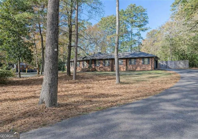 3rd image of 3121 Cascade Rd Sw, Atlanta, GA 30311 | MLS# 10687236