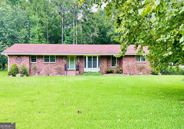 Photo 1 of Single family home for sale at 220 Fannin Rd, Griffin, GA 30223 | MLS# 10866926 | Listing updated on 2026-10-27