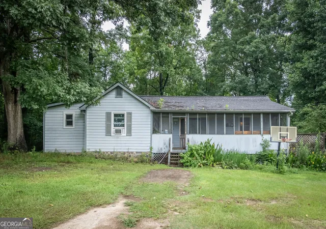Photo 2 of Single family home for sale at 136 White Rose Ln, Temple, GA 30179 | MLS# 10817611 | Listing updated on 2026-09-17