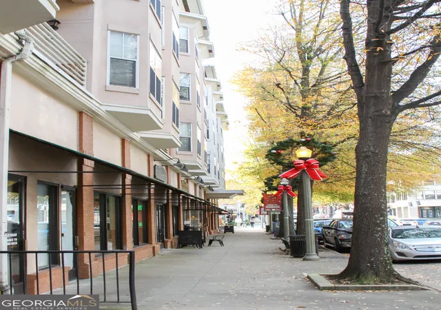 Listing Photo 2 - Condo for sale in building located at 225 E Ponce De Leon Ave, Decatur, GA 30030 - Unit #404
