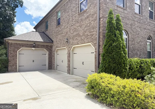 Photo 3 of Sale Pending at 1869 Schofield Dr, Hampton, GA 30228 | MLS# 10804046 | Listing updated on 2026-09-16