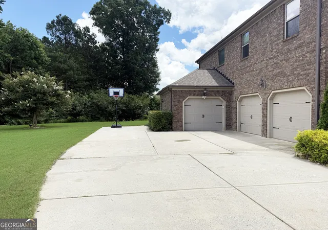 Photo 4 of Sale Pending at 1869 Schofield Dr, Hampton, GA 30228 | MLS# 10804046 | Listing updated on 2026-09-16