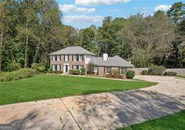 Photo 3 of Sale Pending at 120 Birch Ct, Fayetteville, GA 30214 | MLS# 10726835 | Listing updated on 2026-10-15