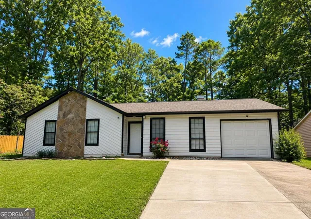 Photo 1 of Single family home for sale at 824 Greenhedge Dr, Stone Mountain, GA 30088 | MLS# 10782855 | Listing updated on 2026-09-15