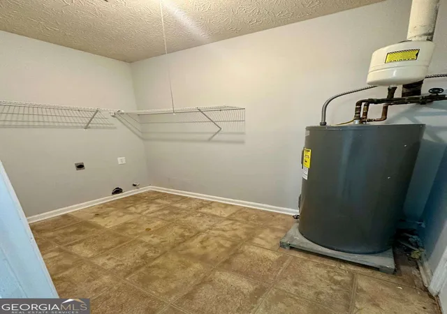 Photo 4 of Single family home for sale at 824 Greenhedge Dr, Stone Mountain, GA 30088 | MLS# 10782855 | Listing updated on 2026-09-15