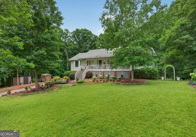 Photo 2 of Sale Pending at 5868 Bridgemont Pl Nw, Acworth, GA 30101 | MLS# 10834732 | Listing updated on 2026-08-31