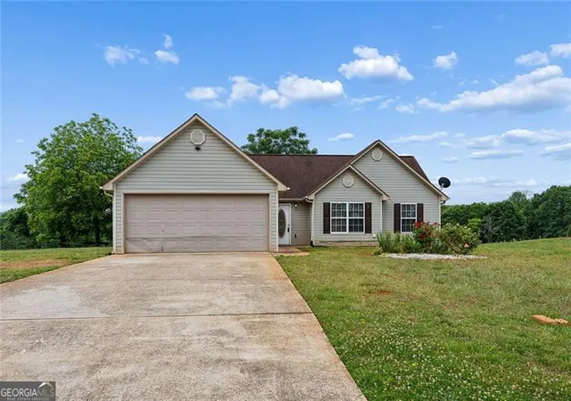 Photo 3 of Sale Pending at 3531 Pennington Trl, Gainesville, GA 30507 | MLS# 10770357 | Listing updated on 2026-09-15