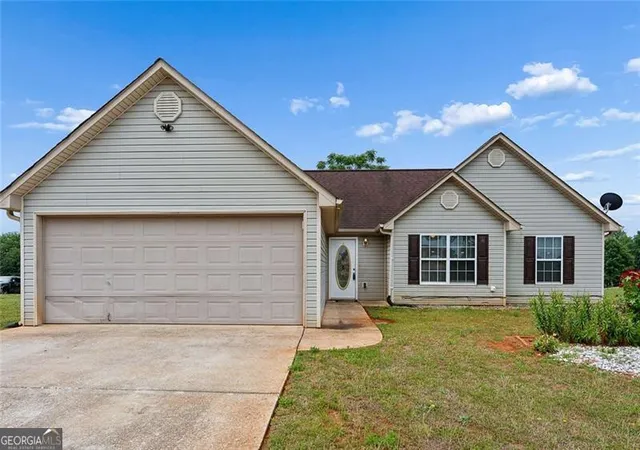 Photo 4 of Sale Pending at 3531 Pennington Trl, Gainesville, GA 30507 | MLS# 10770357 | Listing updated on 2026-09-15