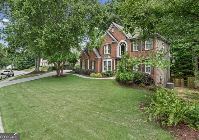 Photo 3 of Single family home for sale at 10565 Cauley Crk Dr, Johns Creek, GA 30097 | MLS# 10794246 | Listing updated on 2026-08-14