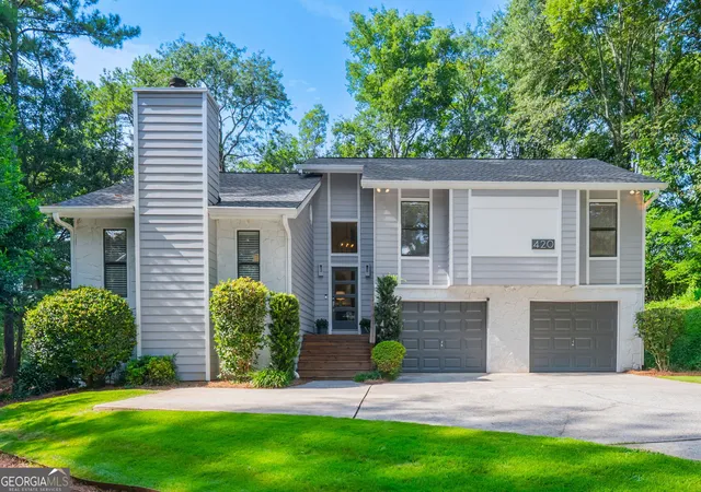 Photo 1 of Sale Pending at 420 Stonebridge Dr, Roswell, GA 30075 | MLS# 10832952 | Listing updated on 2026-09-02