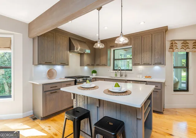 Photo 2 of Sale Pending at 420 Stonebridge Dr, Roswell, GA 30075 | MLS# 10832952 | Listing updated on 2026-09-02