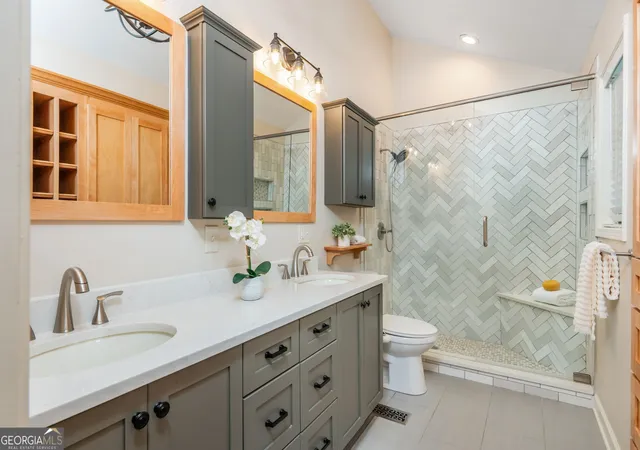 Photo 3 of Sale Pending at 420 Stonebridge Dr, Roswell, GA 30075 | MLS# 10832952 | Listing updated on 2026-09-02