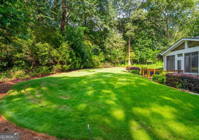 Photo 4 of Sale Pending at 420 Stonebridge Dr, Roswell, GA 30075 | MLS# 10832952 | Listing updated on 2026-09-02