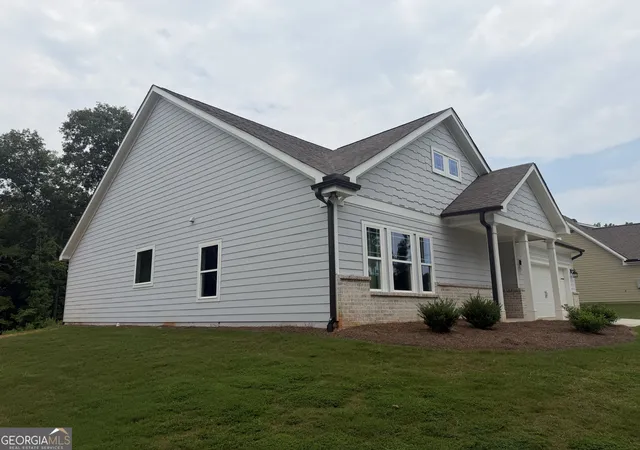Photo 3 of Single family home for sale at 202 Railroad St, Gray, GA 31032 | MLS# 10810130 | Listing updated on 2026-08-04
