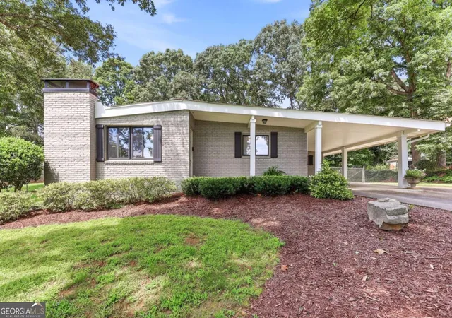 Photo 2 of Single family home for sale at 3532 Wesley Dr, Gainesville, GA 30506 | MLS# 10828663 | Listing updated on 2026-09-02