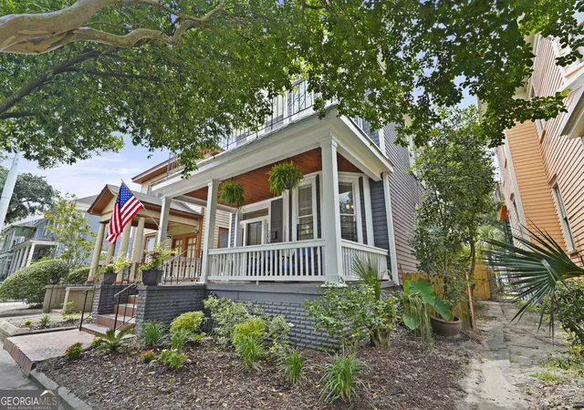 Homes for sale in Savannah, GA | 303 W 39Th St, Savannah, GA 31405 | MLS# 10776744