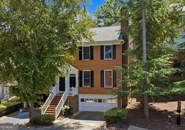 Photo 2 of Townhouse for sale at 7500 Roswell Rd #6, Sandy Springs, GA 30350 | MLS# 10830047 | Listing updated on 2026-09-13