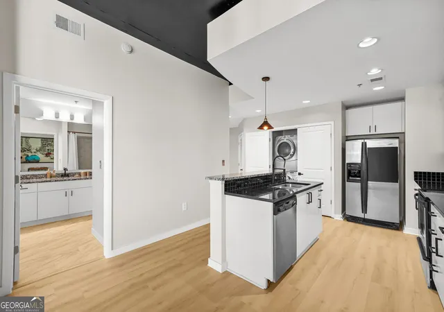 Homes for sale in Atlanta, GA | 250 Pharr Rd Ne #APT 1702, Atlanta, GA 30305 | MLS# 10737520