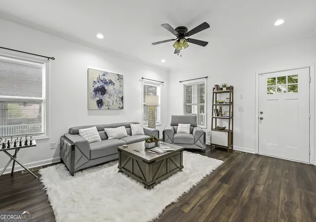 Photo 4 of Single family home for sale at 1986 Memorial Dr Se, Atlanta, GA 30317 | MLS# 10726776 | Listing updated on 2026-09-30