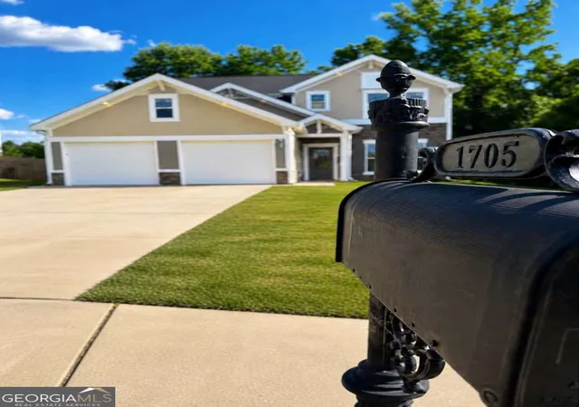 Photo 1 of Single family home for sale at 1705 Chinaberry Ct, Stockbridge, GA 30281 | MLS# 10828096 | Listing updated on 2026-10-06