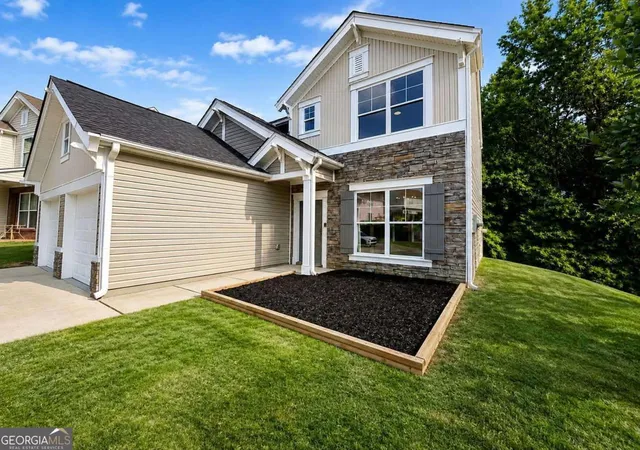 Photo 3 of Single family home for sale at 1705 Chinaberry Ct, Stockbridge, GA 30281 | MLS# 10828096 | Listing updated on 2026-10-06