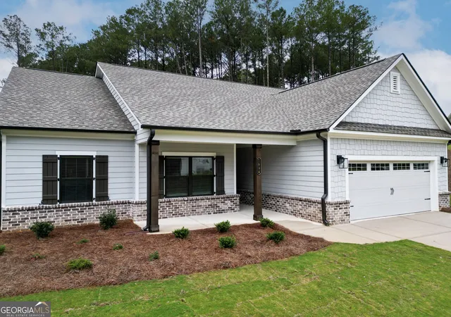 Photo 2 of Sale Pending at 1038 Red Oak Ln, Loganville, GA 30052 | MLS# 10547079 | Listing updated on 2026-09-14