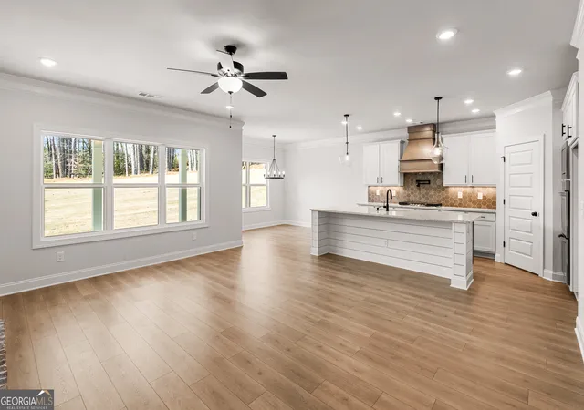 Photo 4 of Sale Pending at 1038 Red Oak Ln, Loganville, GA 30052 | MLS# 10547079 | Listing updated on 2026-09-14