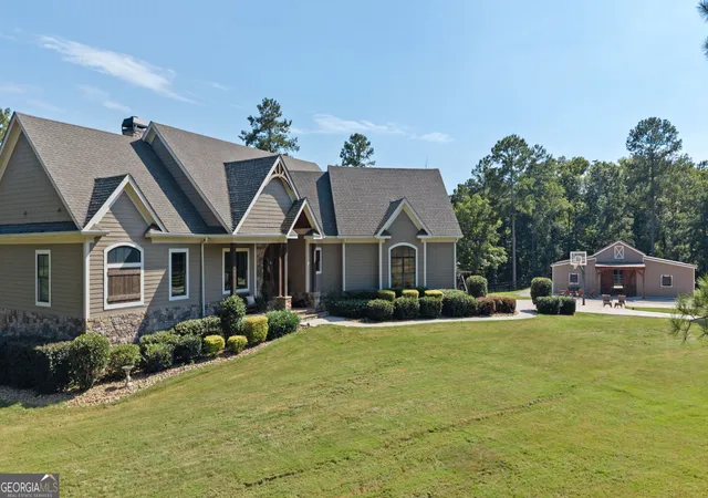 Photo 2 of Mansion for sale at 1081 Apalachee Ridge, Madison, GA 30650 | MLS# 10677007 | Listing updated on 2026-09-22