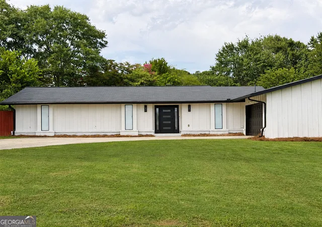 2nd image of 2294 Se Fairview Rd Se, Conyers, GA 30013 | MLS# 10830167