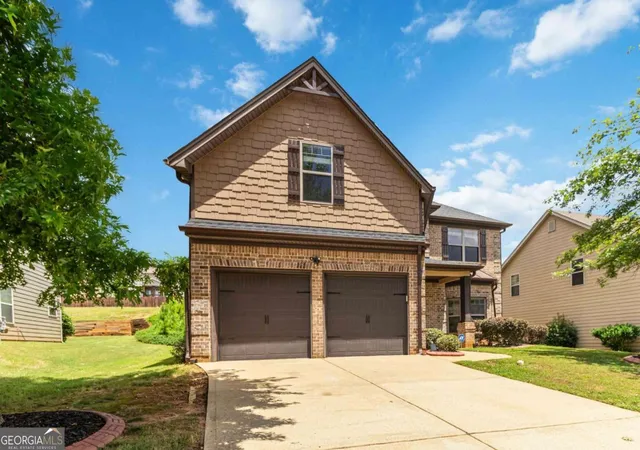 Photo 3 of Sale Pending at 175 Annelle Park Dr, Fayetteville, GA 30215 | MLS# 10827198 | Listing updated on 2026-09-15