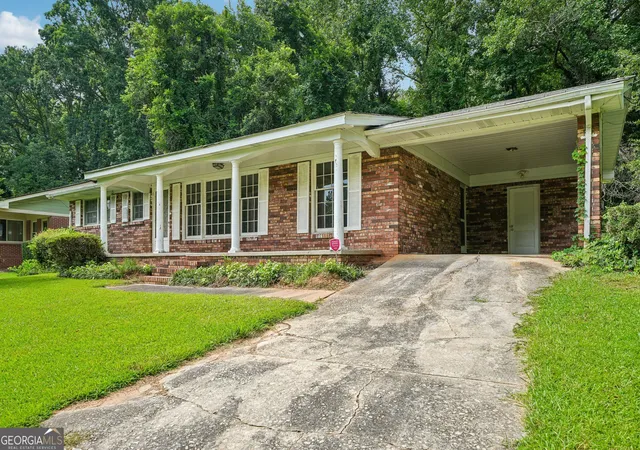 2nd image of 2703 Arrowood Dr, East Point, GA 30344 | MLS# 10822061
