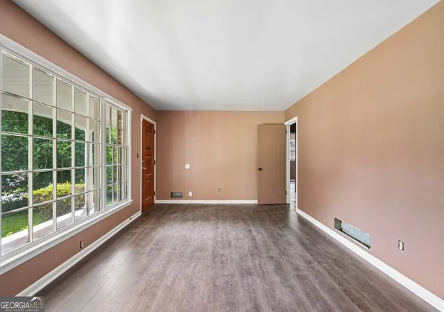 Photo 4 of Sale Pending at 2703 Arrowood Dr, East Point, GA 30344 | MLS# 10822061 | Listing updated on 2026-10-06