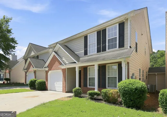 Photo 2 of Sale Pending at 9880 Vista Cir, Union City, GA 30291 | MLS# 10830684 | Listing updated on 2026-09-03