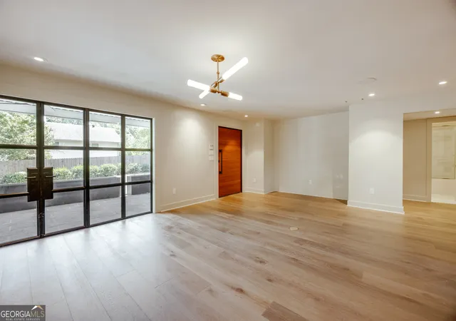 Photo 3 of Sale Pending at 1554 Lumpkin St #1, Athens, GA 30605 | MLS# 10671184 | Listing updated on 2026-10-06