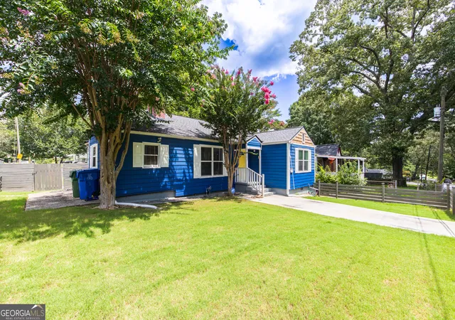 Photo 2 of Single family home for sale at 2603 Oldknow Dr Nw, Atlanta, GA 30318 | MLS# 10822425 | Listing updated on 2026-08-24