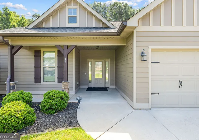 Photo 2 of Single family home for sale at 16 Round Rock Cir Ne, Rome, GA 30161 | MLS# 10784582 | Listing updated on 2026-09-04