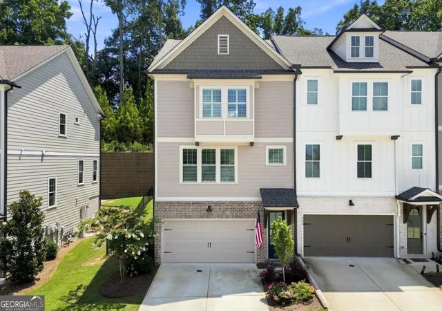 Photo 3 of Townhouse for sale at 252 Retreat Ln, Canton, GA 30114 | MLS# 10821547 | Listing updated on 2026-10-04