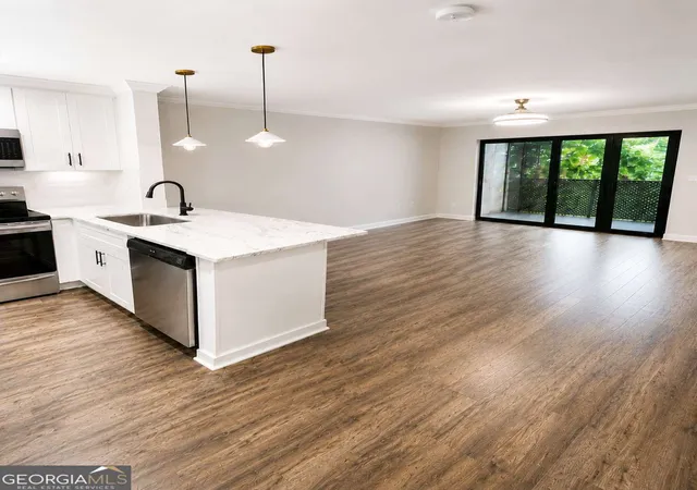 4th image of 300 Johnson Ferry Rd #A406, Atlanta, GA 30328 | MLS# 10804191