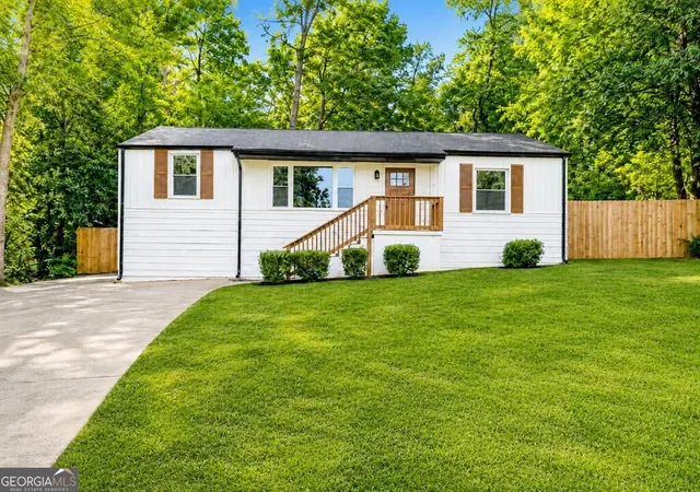 1st image of 2190 Gordon Cir Se, Smyrna, GA 30080 | MLS# 10819672