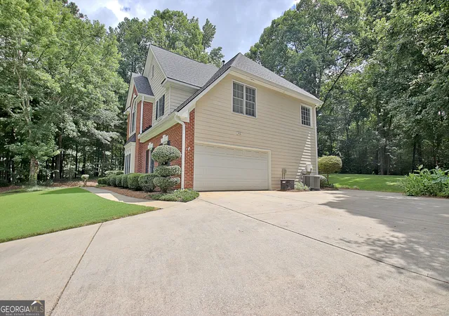 Photo 3 of Single family home for sale at 314 Grovewood Ln, Peachtree City, GA 30269 | MLS# 10819306 | Listing updated on 2026-10-19