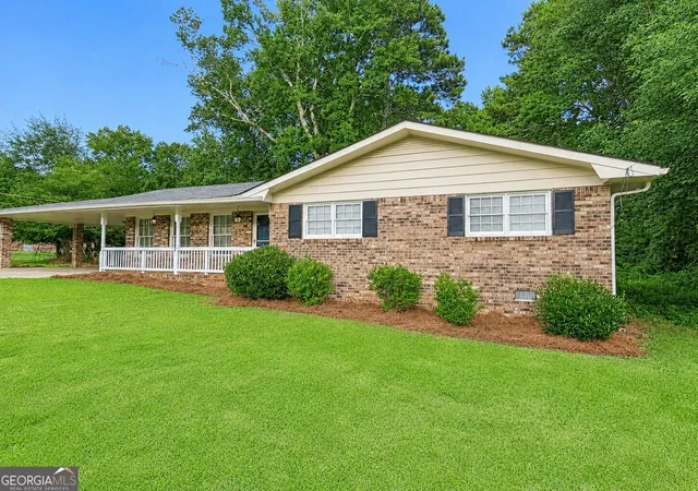 1st image of 886 Oakhill Ct, Stone Mountain, GA 30087 | MLS# 10825485
