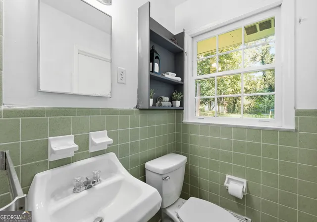 31st image of 886 Oakhill Ct, Stone Mountain, GA 30087 | MLS# 10825485