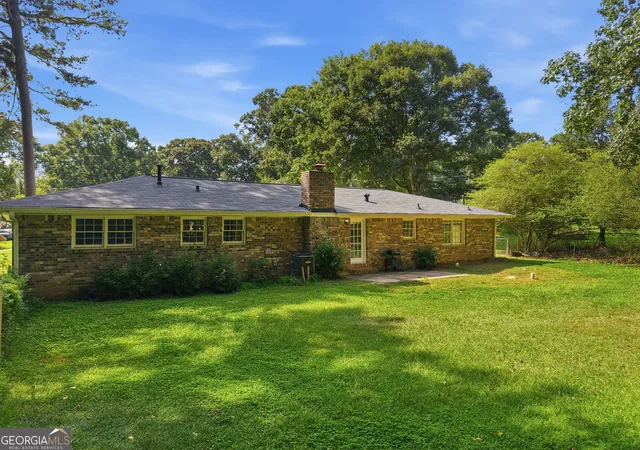 3rd image of 886 Oakhill Ct, Stone Mountain, GA 30087 | MLS# 10825485
