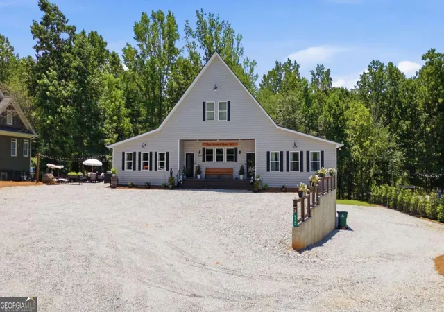 Photo 2 of Mansion for sale at 426 Thompson Crk Park Rd, Dawsonville, GA 30534 | MLS# 10803559 | Listing updated on 2026-08-03