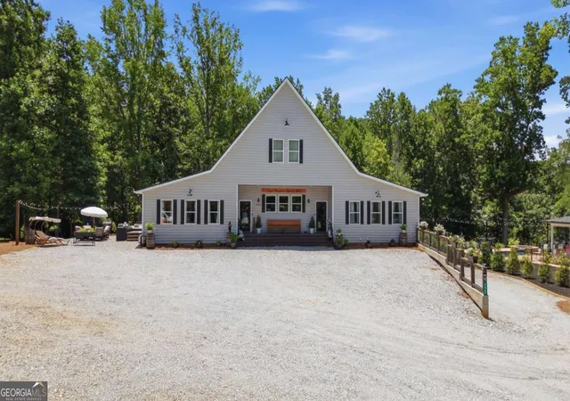 Photo 2 of Single family home for sale at 426 Thompson Crk Park Rd, Dawsonville, GA 30534 | MLS# 10803559 | Listing updated on 2026-08-03