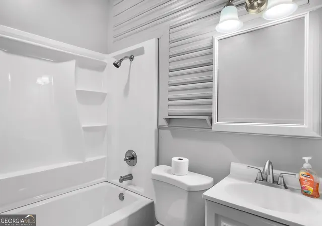 Photo 4 of Single family home for sale at 2794 Lake Harbin Dr Rd, Morrow, GA 30260 | MLS# 10812032 | Listing updated on 2026-09-01